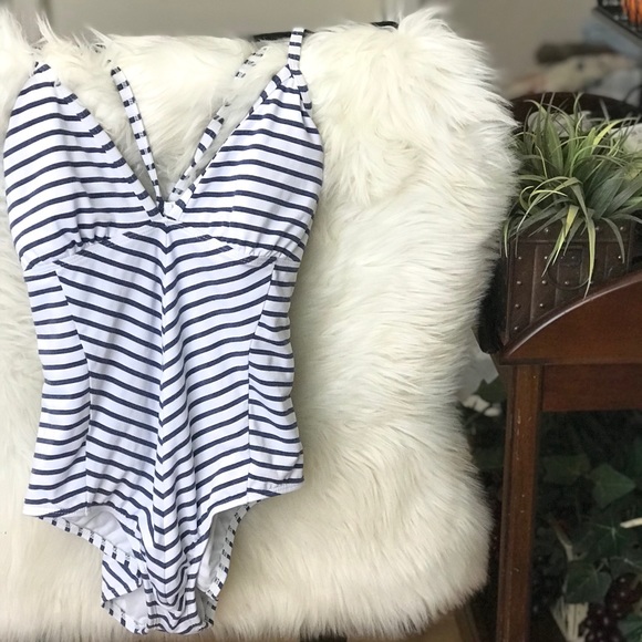 splendid swimsuit - Picture 2 of 8